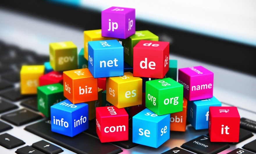 How to choose the domain for the website